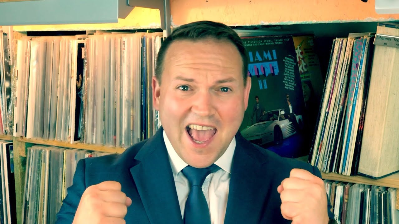 Vorschaubild: Jonny Beach als Moderator und DJ auf einer Feier